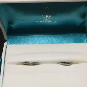 【銀座ダイヤモンドシライシの口コミ】 婚約指輪をこちらのブランドで購入し気に入っておりましたので、結婚指輪…