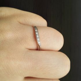 【ラザール ダイヤモンド(LAZARE DIAMOND)の口コミ】 色々はめてみて１番しっくりきたので決めました。軽くてあんまりつけてる…