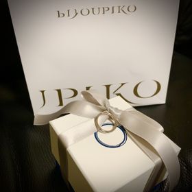 【Galopine & Galopin(ガロピーネガロパン)の口コミ】 シンプルですが、よく見ると側面にダイヤがついていたり、内側が違う素材…