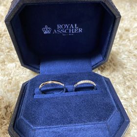 【ROYAL ASSCHER(ロイヤル・アッシャー)の口コミ】 もともとシンプルなデザインの指輪を探していました。求めていた指輪のデ…
