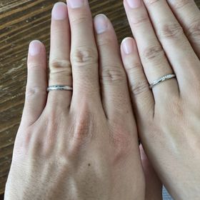 【エクセルコダイヤモンド(EXELCO DIAMOND)の口コミ】 デザインはあまり奇抜すぎずシンプルな指輪を探していたところ、強調しす…