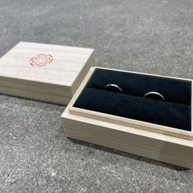 【出雲結(いずもゆい)の口コミ】 今まで出会ったことないデザインに惹かれてこちらの指輪に決めました！
2…