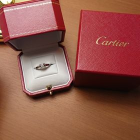 【カルティエ(Cartier)の口コミ】 旦那が内緒でプロポーズのときに用意してくれました。
決め手は旦那のお姉…
