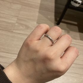 【FOREVERMARK(フォーエバーマーク)の口コミ】 お手頃な価格で、シンプルかつ品のあるデザインが好みでした。実際に着用…