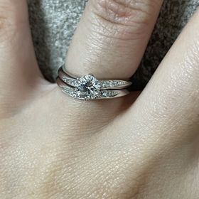 【宝寿堂(ほうじゅどう)の口コミ】 ダイヤの品質とお値段が圧倒的に他社よりも優れていました。デザイン性は…