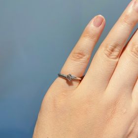 【エクセルコダイヤモンド(EXELCO DIAMOND)の口コミ】 色々見せていただいた中で、シャンスエターナルの一粒ダイヤの婚約指輪が…