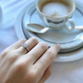 【ピアジェ(PIAGET)】の口コミ ヘイローデザインでいくつかのブランドで見させていただいたところ、ピアジ...