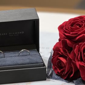 【ラザール ダイヤモンド(LAZARE DIAMOND)の口コミ】 細身の指輪が好みだったので、細身のリングを探していました。シンプルか…