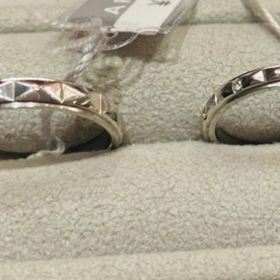 【AFFLUX(アフラックス)の口コミ】 AFFLUXのcoronaを試着しました。
素材はプラチナ。
こちらを試着した理由…