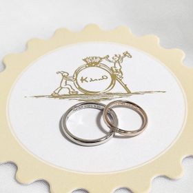 【ケイウノ ブライダル(K.UNO BRIDAL)の口コミ】 指輪の条件として【シンプル、ストレート&重ね付けできる】ことを重視…
