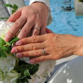 【Katamu(カタム)の口コミ】 この先長く毎日着けることを考え、シンプルで飽きがこない、かつ少しダイ…