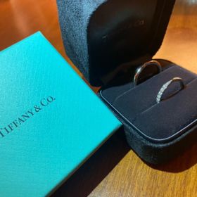 【ティファニー(Tiffany & Co.)の口コミ】 指が短く太めなので、細めで少しでも指長に見えるようにしたいという思い…