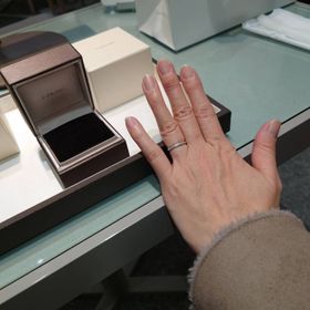 【アイプリモ(I-PRIMO)の口コミ】 2つのリングでとても迷いましたが、出来上がりを見てこれにして好かったと…