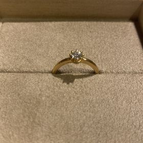 【YUKA HOJO(ユカホウジョウ)の口コミ】 デザインもそうですが、何より指輪のコンセプト、ストーリーに惹かれて購…