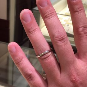 【AFFLUX(アフラックス)の口コミ】 結婚指輪は男性用となるととことんシンプルか女性に合わせた無難なデザイ…