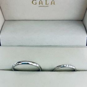 【GALA JEWELRY(ガラジュエリー)の口コミ】 シンプルですが、少しだけダイヤでキラっとさせたかったので、小さめダイ…