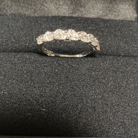 【カオキ　ダイヤモンド専門卸直営店の口コミ】 店長のおすすめの一品
他所にない物で
お値段もお安く、
可愛かったから購…