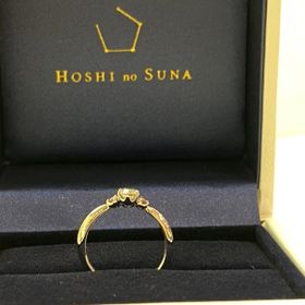 【HOSHI no SUNA 星の砂(ほしのすな)の口コミ】 デザインがとても可愛く、ダイヤモンドのステラ加工も素敵です。
ステラ加…