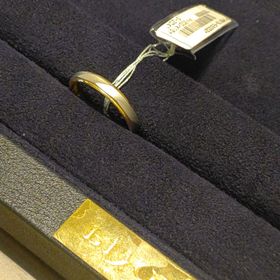 【BONDS(ボンズ)の口コミ】 彼が太めのストレートなデザインの指輪を好んでいて、同じものを選びまし…