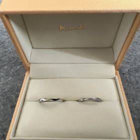 【ケイウノ ブライダル(K.UNO BRIDAL)の口コミ】 シンプル過ぎずデザイン性のあるねじれの聞いた指輪です(((o(*ﾟ▽ﾟ*)o)))リ…