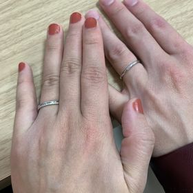 【ギンザタナカブライダル(GINZA TANAKA BRIDAL)の口コミ】 指輪のデザインと価格が決め手でした。メレダイヤモンドが半周入っていて…