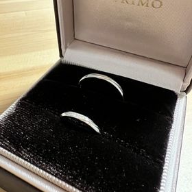 【アイプリモ(I-PRIMO)の口コミ】 とにかくシンプルなデザインが好きだったのですが、斜めに走るラインとダ…