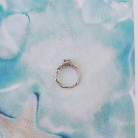 【ケイウノ ブライダル(K.UNO BRIDAL)の口コミ】 彼女がアリエルが好きなのでリトルマーメイドの指輪にしました。初めアリ…