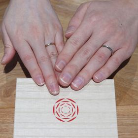 【出雲結(いずもゆい)の口コミ】 シンプルなデザインが好みで、その中にも指輪の表面がヘアライン×鏡…