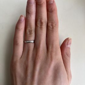 【都民共済(とみんきょうさい)の口コミ】 お手頃なお値段のリングが多いこと、デザインもシンプル、キュートなデザ…