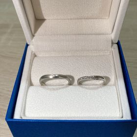 【Galopine & Galopin(ガロピーネガロパン)の口コミ】 指輪で動きがあるものをさがしていました！中でもV字になっているのが指が…