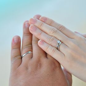 【JEWELRY  KAMATA(ジュエリーかまた)の口コミ】 1石のシンプルなデザインの物を探していました(^^)
婚約指輪だけだと1石だ…