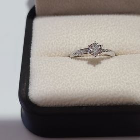 【宝寿堂(ほうじゅどう)の口コミ】 【指輪のデザイン】
セミオーダーで購入しましたが、とにかく指輪の種類が…