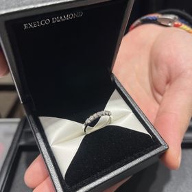 【エクセルコダイヤモンド(EXELCO DIAMOND)の口コミ】 指輪のデザインと接客時の対応です。
応対して頂きいろいろ見させて頂いた…
