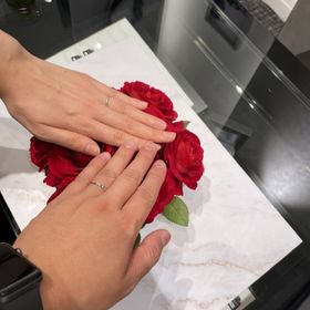 【ラザール ダイヤモンド(LAZARE DIAMOND)の口コミ】 初めはシンプルな指輪にしようと決めて見学に行きました。何点か試着させ…