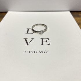 【アイプリモ(I-PRIMO)の口コミ】 デザインがとても好きで一目惚れしました。ダイヤモンドの輝きが綺麗で、…