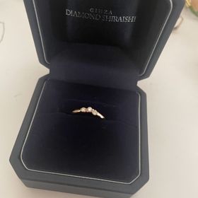 【銀座ダイヤモンドシライシの口コミ】 華やかなデザインに一目惚れして決めました。
実際に店舗で試着したものは…