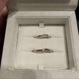 【AMOUR AMULET(アムール・アミュレット)の口コミ】 リングの色が2色になっていた所が魅力的でした。又、色もピンクゴールド、…