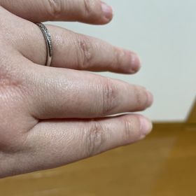 【HOSHI no SUNA 星の砂(ほしのすな)の口コミ】 ウェーブのデザインで買い求めやすいお値段だった事。写真通りの綺麗なデ…