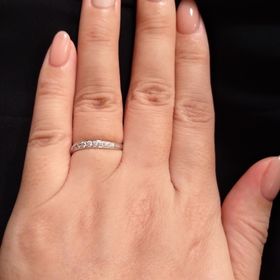 【宝寿堂(ほうじゅどう)の口コミ】 ダイヤの多いキラキラのデザインが気に入りました。かつツーウェイで使え…