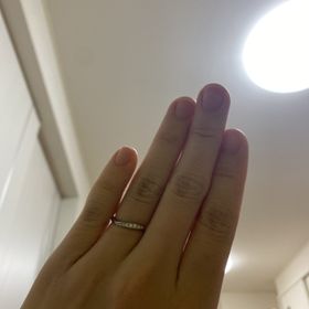【HOSHI no SUNA 星の砂(ほしのすな)】の口コミ 婚約指輪にもらったブランドに合わせたかったのが1番の理由です。
本当は...