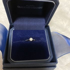 【銀座ダイヤモンドシライシの口コミ】 シンプルでガチャガチャしていないデザインが素敵だった。名前や記念日な…