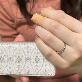 【MIKIMOTO(ミキモト)の口コミ】 日常使いのしやすいシンプルなデザインで探していた中で、婚約指輪が曲線…