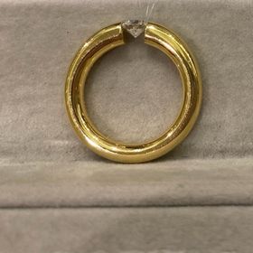 【NIESSING(ニーシング)の口コミ】 一般的な爪が4つ〜6つあるタイプのデザインと異なり、爪が無い、フラット…