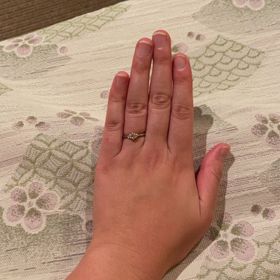 【ケイウノ ブライダル(K.UNO BRIDAL)の口コミ】 先に結婚指輪を2人で決めていました。結婚指輪を選んでいる時に彼女が「婚…