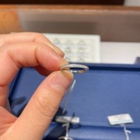 【銀座ダイヤモンドシライシの口コミ】 ずっとエタニティーリングを探して何軒も回ったが、あまり決めてにかける…