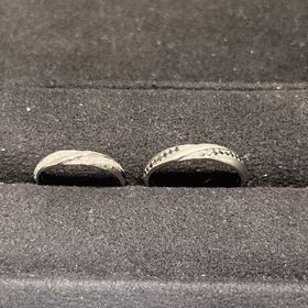 【GALA JEWELRY(ガラジュエリー)の口コミ】 旦那のすすめで店舗に行って現物見たり、店員さんの対応で決めました。
と…