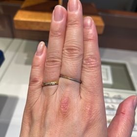 【銀座ダイヤモンドシライシの口コミ】 「輝く日々」という意味を持つリングで、きらびやかなリングでした。イエ…