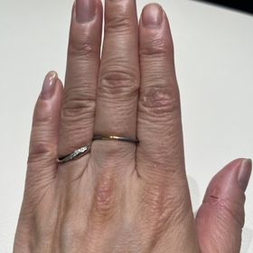 【アイプリモ(I-PRIMO)の口コミ】 ウェーブのリングで彼が指馴染みがいいゴールドがいいという希望も踏まえ…