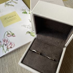 【Foulason(フレゾン)の口コミ】 店舗に行った時に指輪を見てデザインが良く購入の決め手になりました。シ…