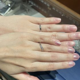 【銀座ダイヤモンドシライシの口コミ】 ウェーブが綺麗です。ダイヤモンドも顕微鏡のようなもので見せて頂きまし…